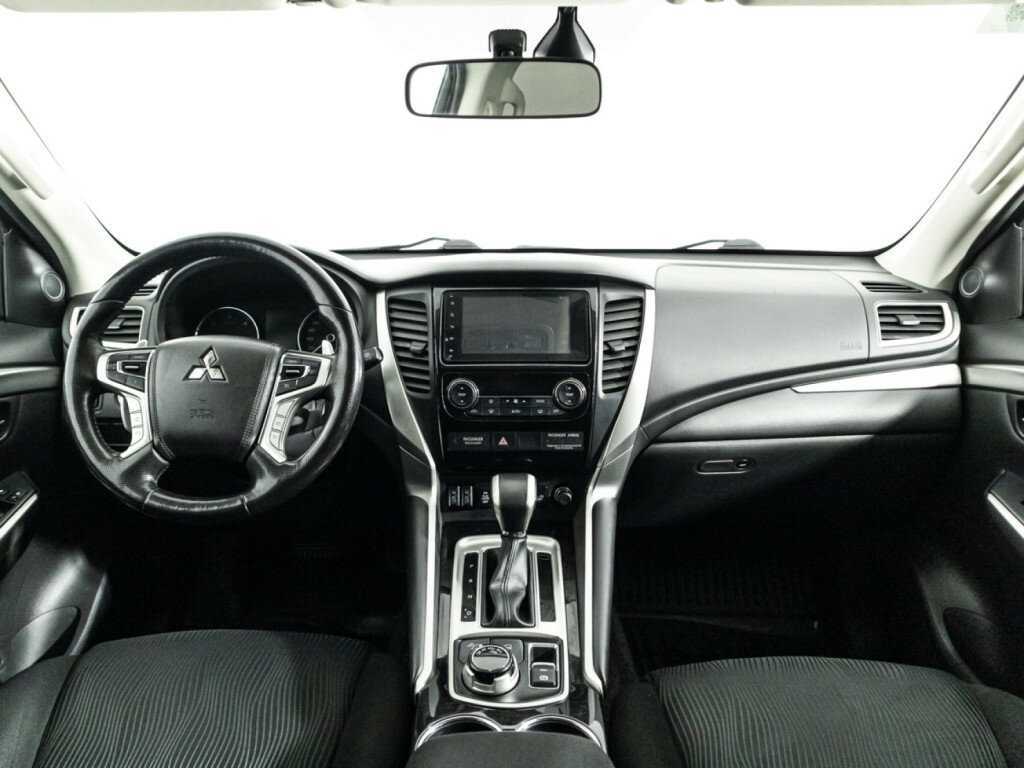 Mitsubishi Pajero Sport б/у, 2018, Автоматическая. Фото: #12