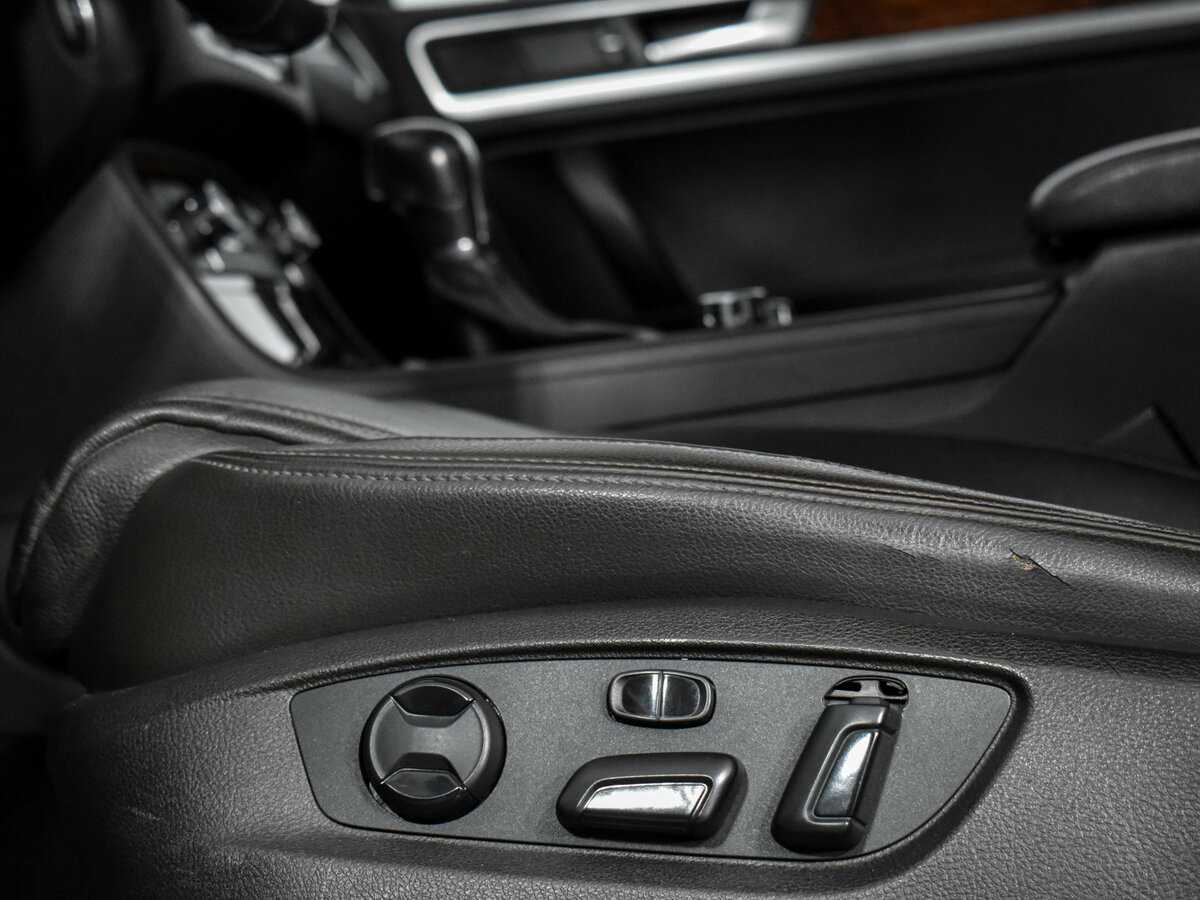 Volkswagen Touareg б/у, 2013, Автоматическая. Фото: #9