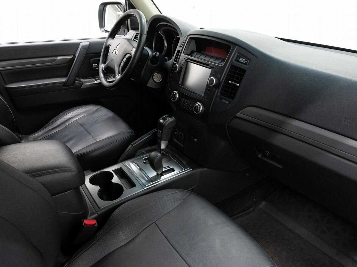 Митсубиши Паджеро б/у, 2013, Автоматическая. Фото: #11