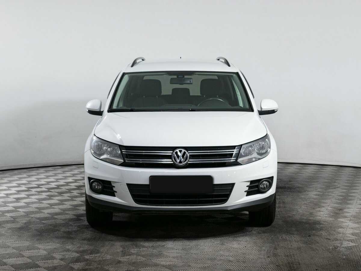 Volkswagen Tiguan б/у, 2015, Автоматическая. Фото: #1