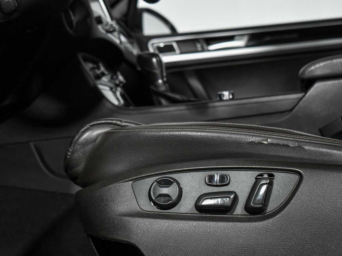 Volkswagen Touareg б/у, 2013, Автоматическая. Фото: #8