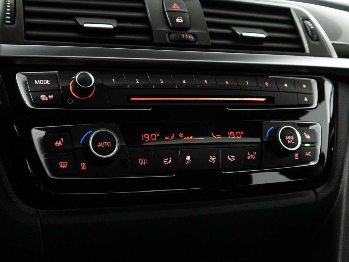 БМВ 3 серии б/у, 2017, Автоматическая. Фото: #17