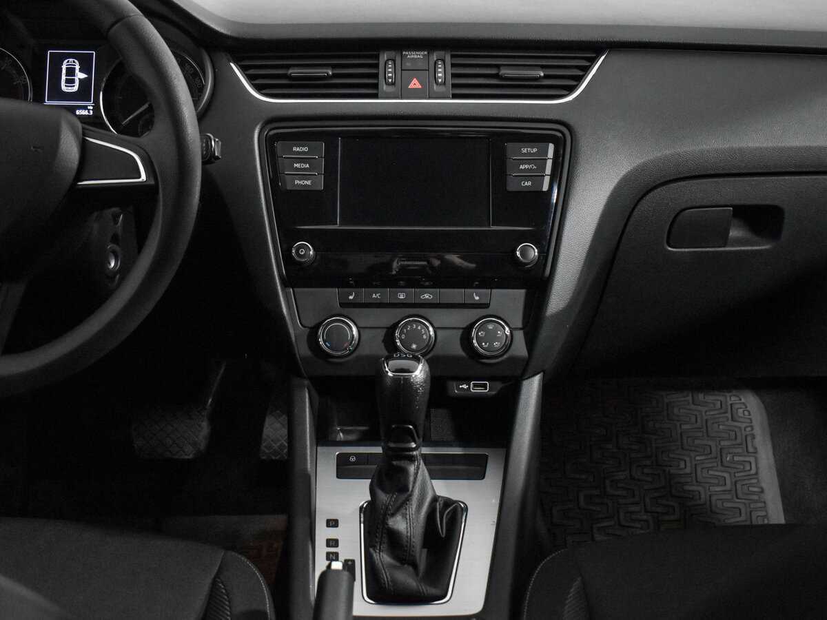 Шкода Октавия б/у, 2018, Роботизированная. Фото: #12