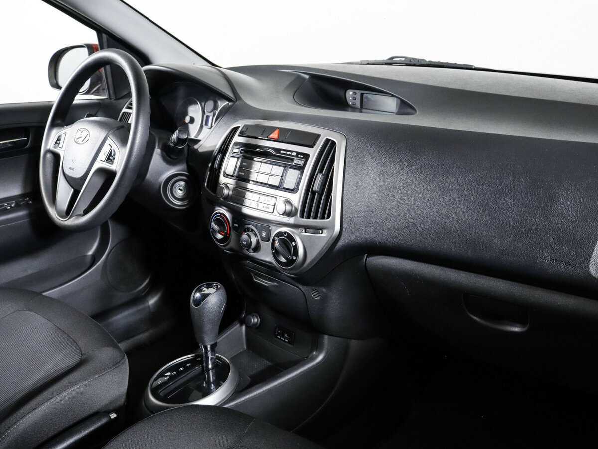 Hyundai i20 б/у, 2012, Автоматическая. Фото: #5