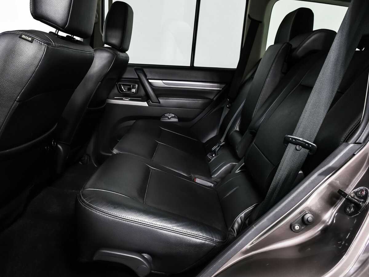 Митсубиши Паджеро б/у, 2015, Автоматическая. Фото: #12