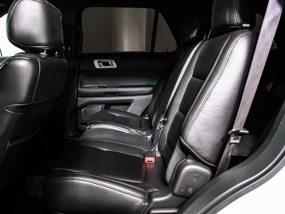 Ford Explorer б/у, 2013, Автоматическая. Фото: #11