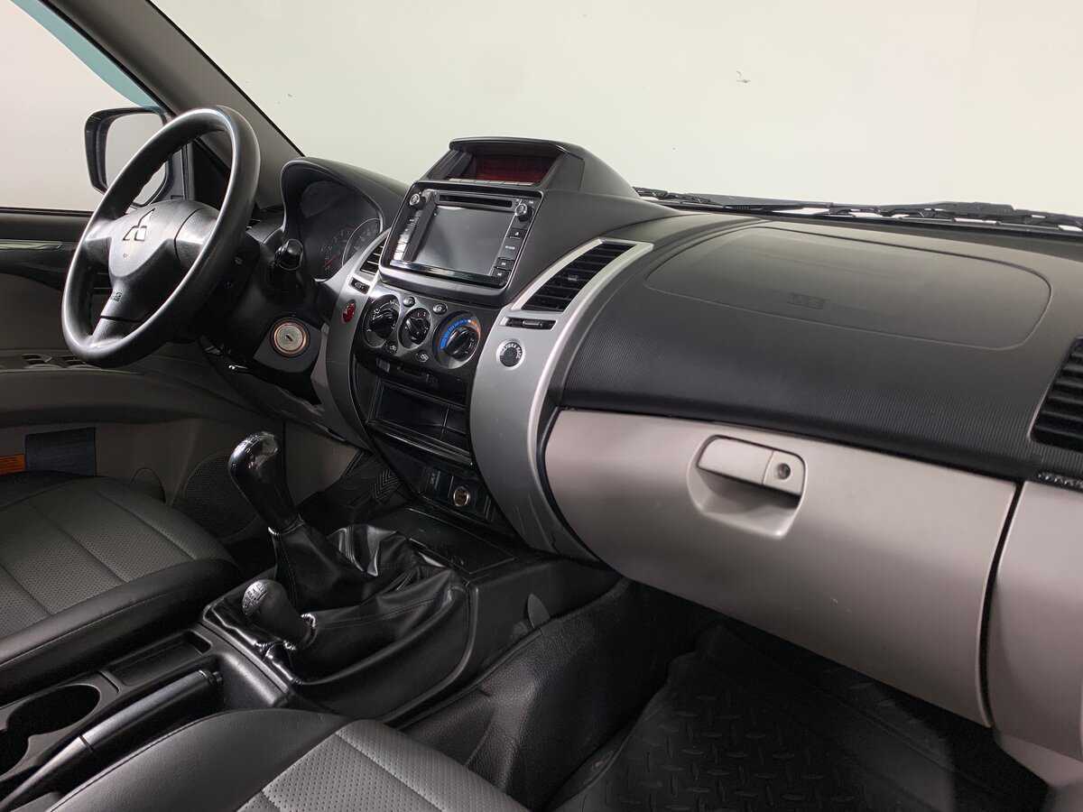 Митсубиши Паджеро Спорт б/у, 2014, Механическая. Фото: #13