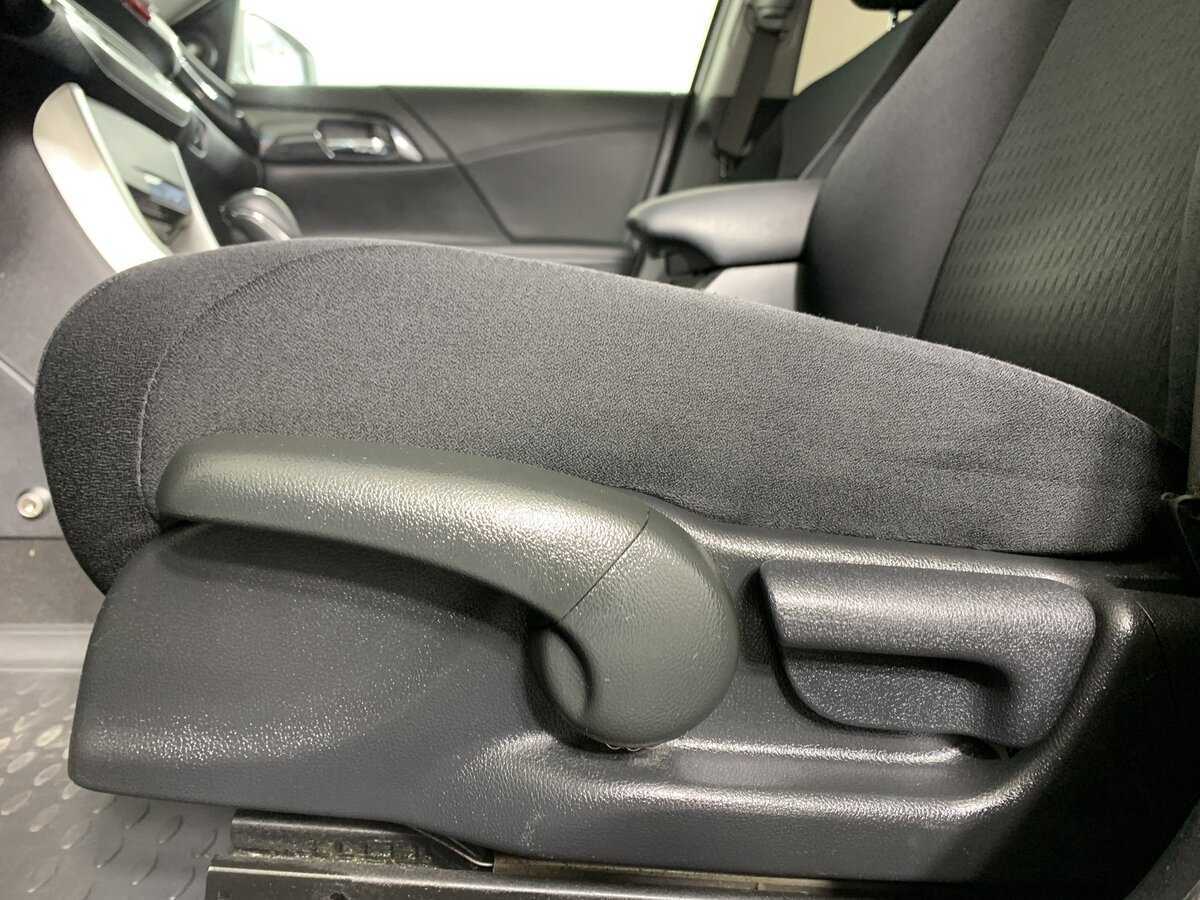 Хонда Аккорд б/у, 2013, Автоматическая. Фото: #14