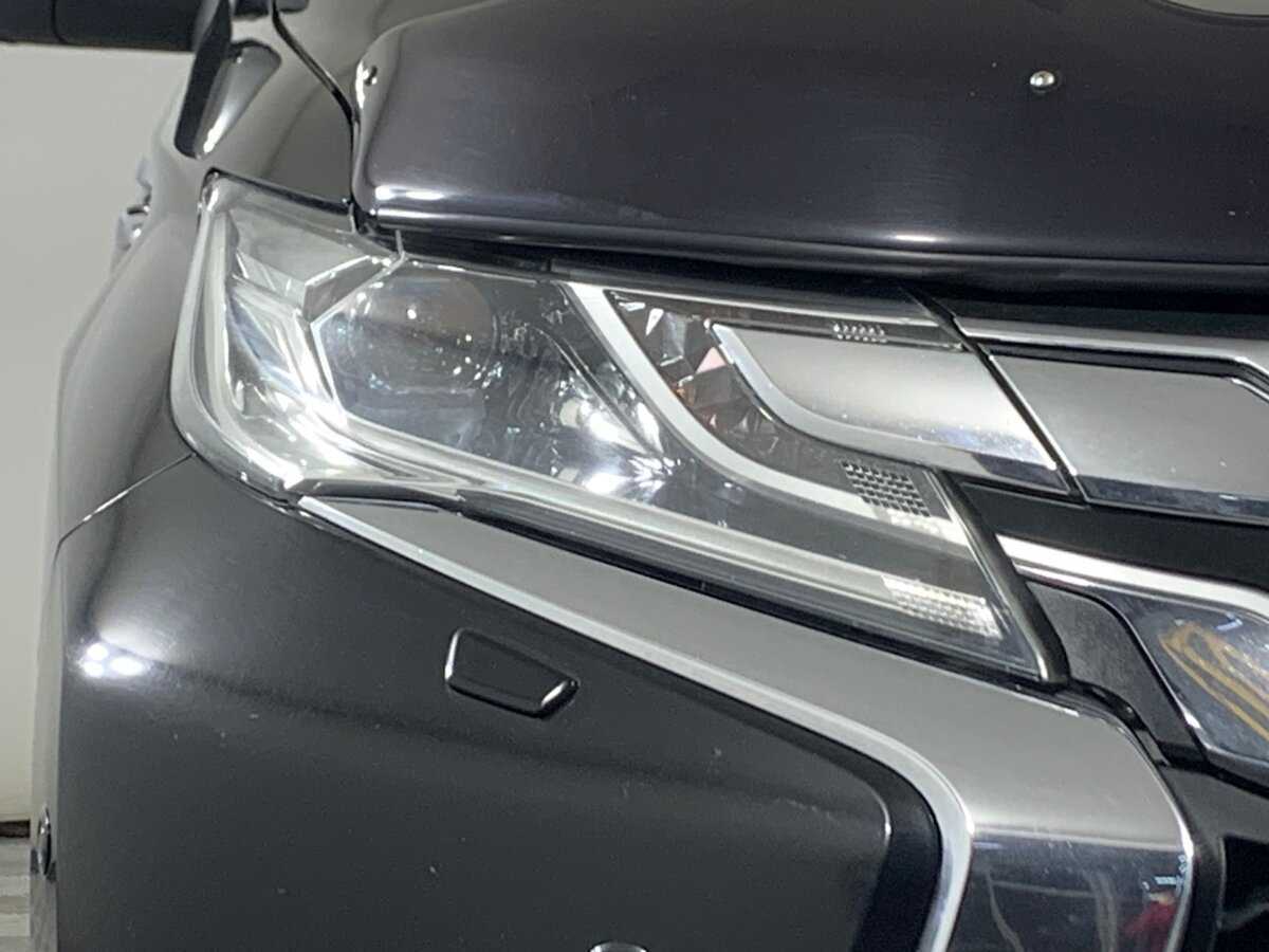 Митсубиши Паджеро Спорт б/у, 2017, Автоматическая. Фото: #9