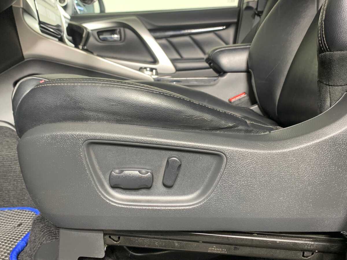 Митсубиши Паджеро Спорт б/у, 2017, Автоматическая. Фото: #16