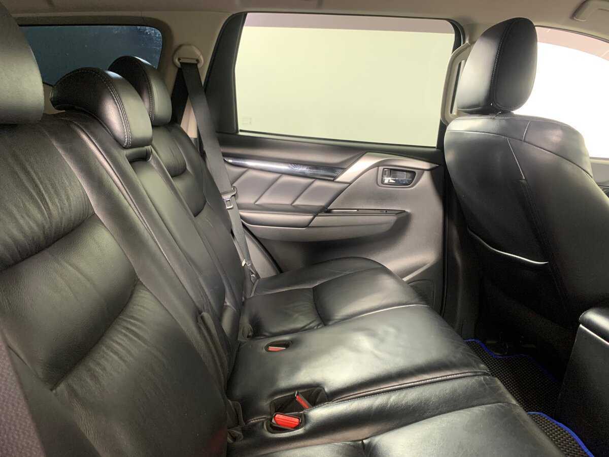 Митсубиши Паджеро Спорт б/у, 2017, Автоматическая. Фото: #17