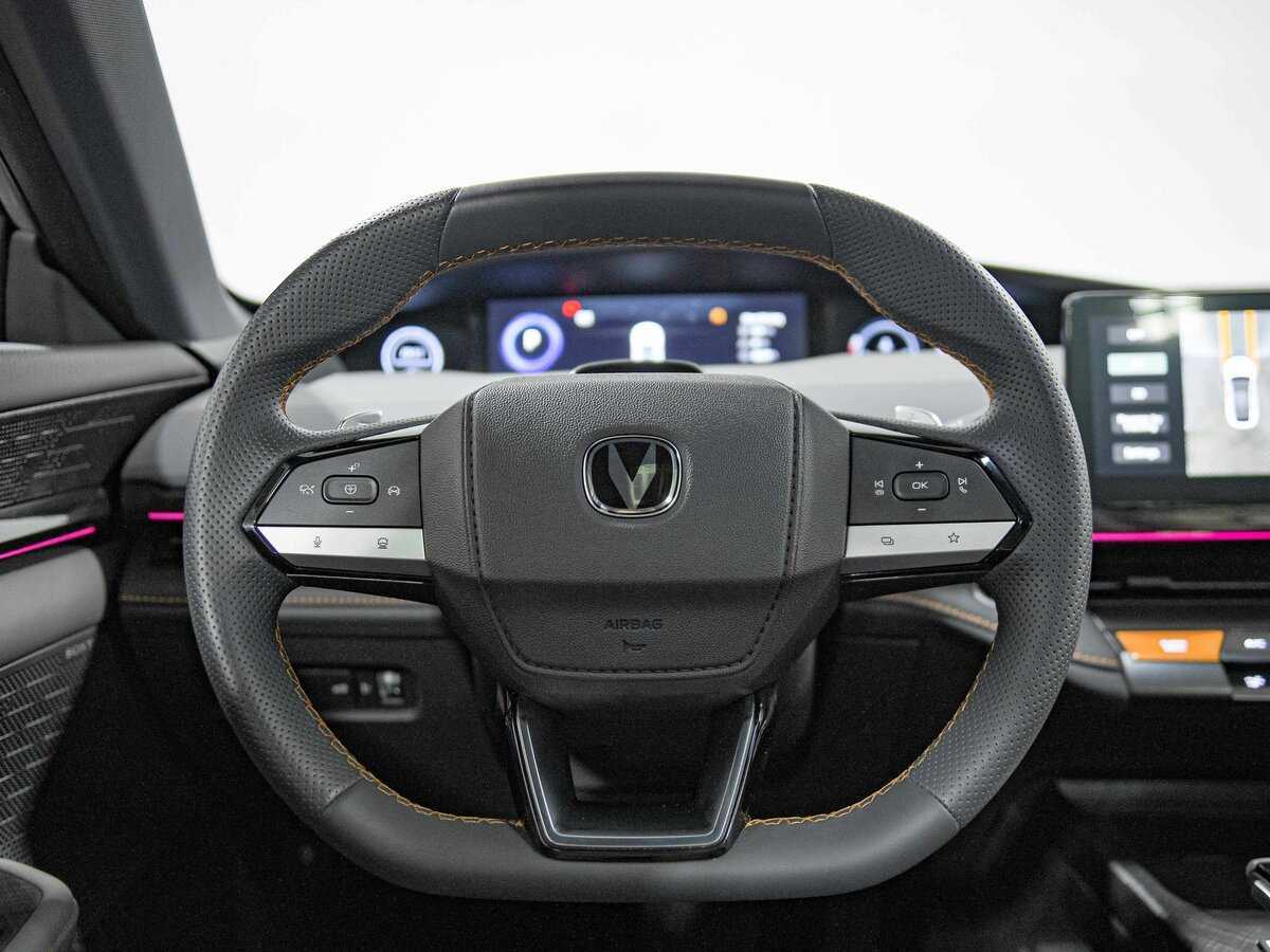 Чанган УНИ-В б/у, 2023, Роботизированная. Фото: #7