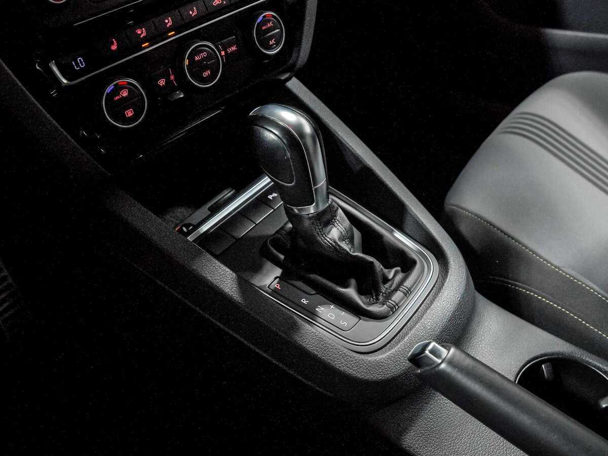 Volkswagen Jetta б/у, 2016, Автоматическая. Фото: #10