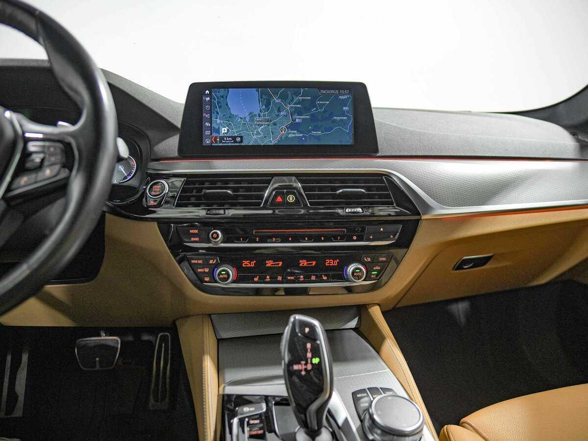 БМВ 5 серии б/у, 2017, Автоматическая. Фото: #8