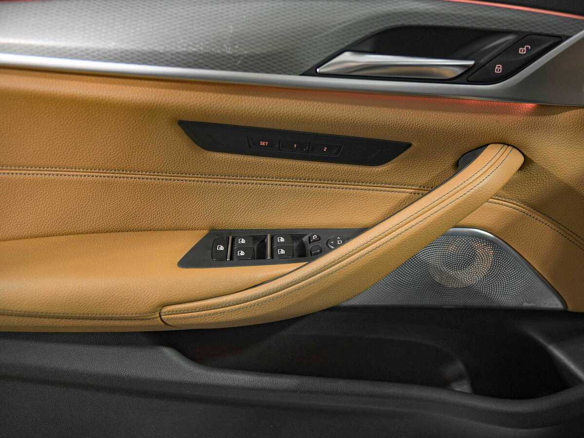 БМВ 5 серии б/у, 2017, Автоматическая. Фото: #12