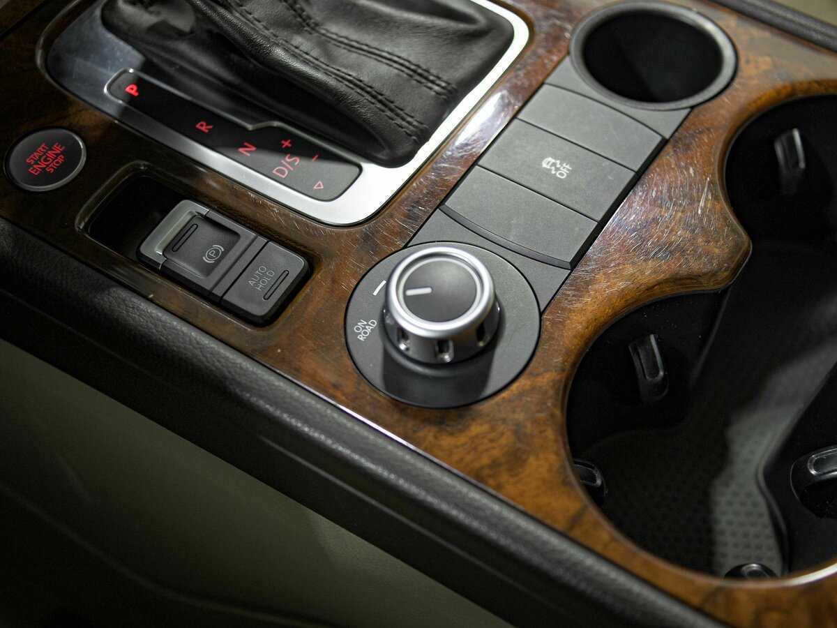 Volkswagen Touareg б/у, 2013, Автоматическая. Фото: #12