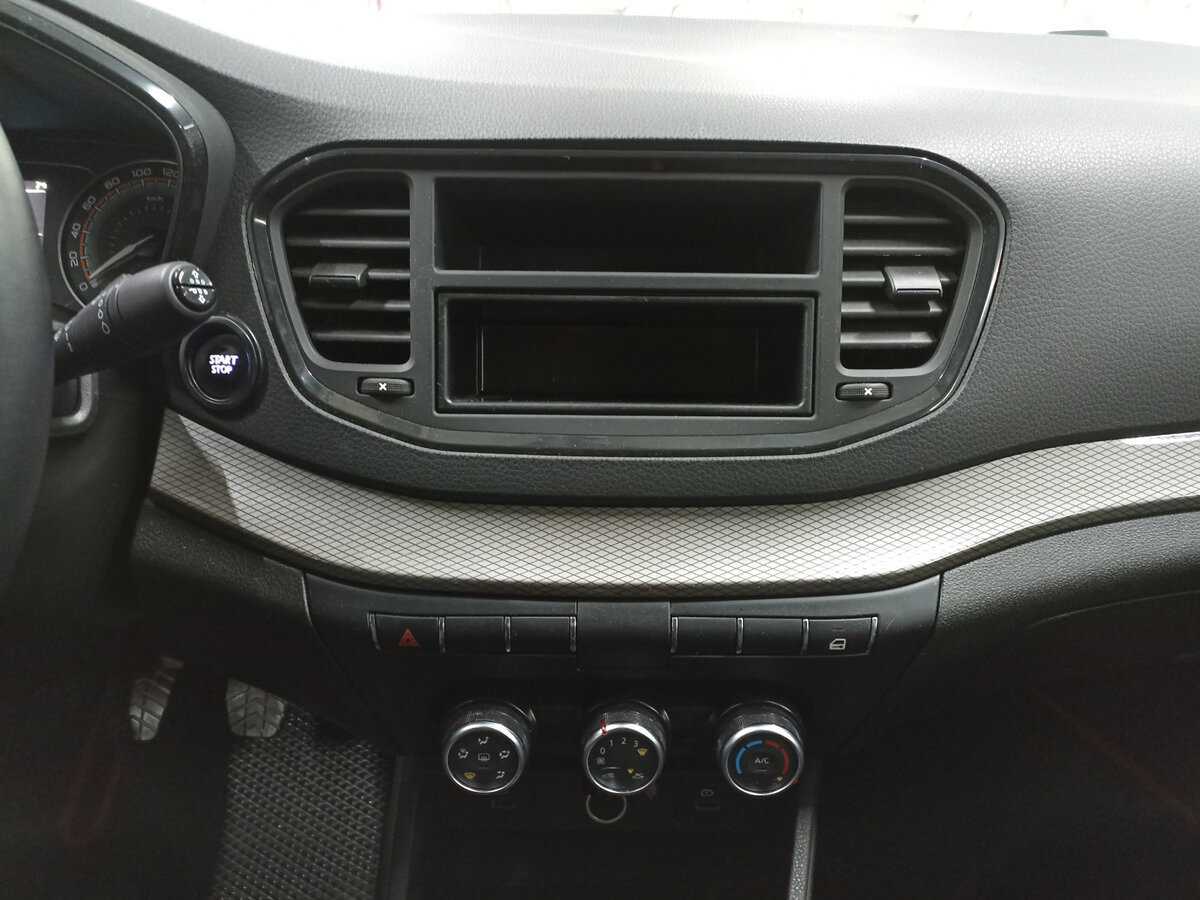 Lada (ВАЗ) Vesta б/у, 2024, Механическая. Фото: #14