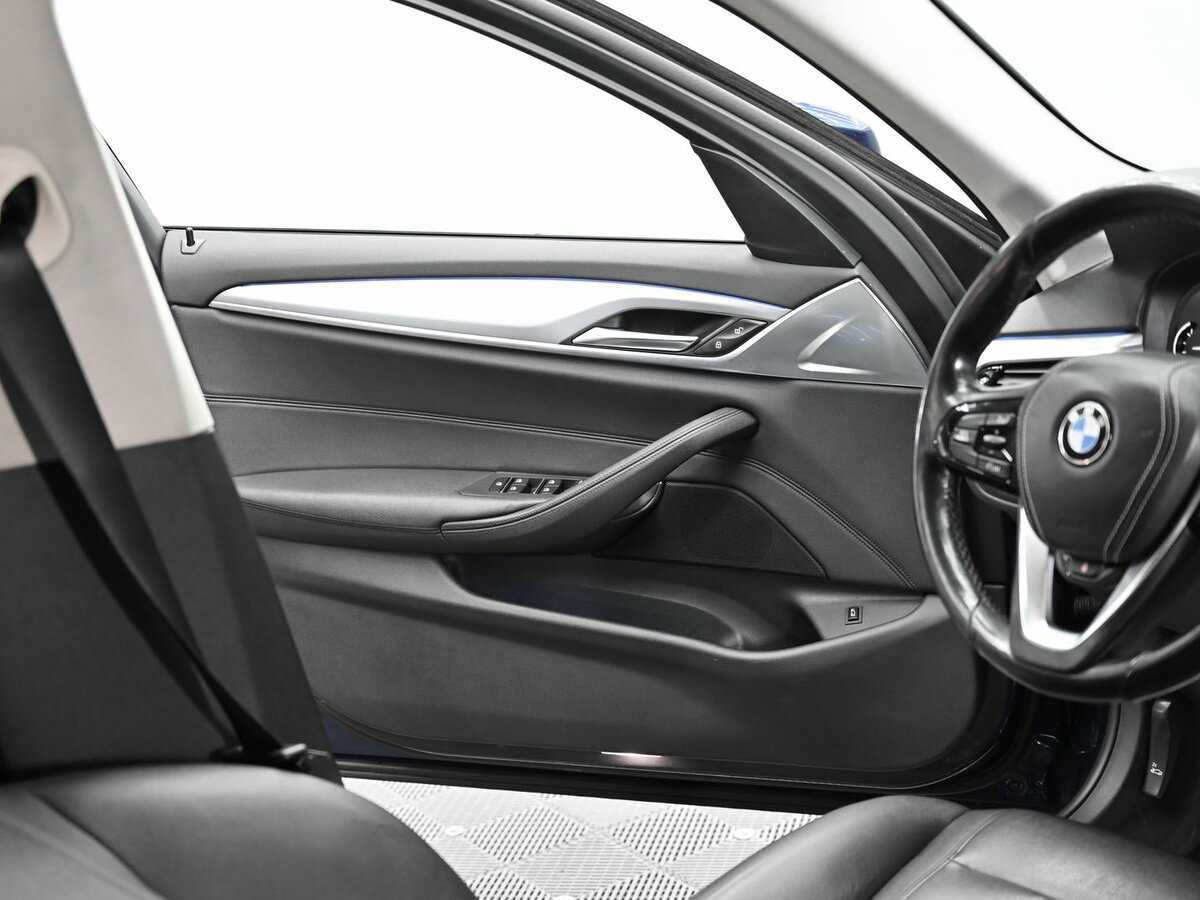 БМВ 5 серии б/у, 2017, Автоматическая. Фото: #6