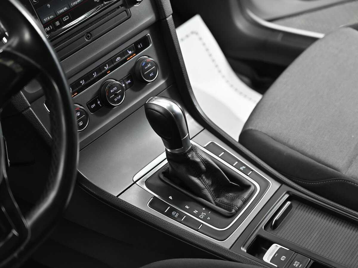 Volkswagen Golf б/у, 2013, Роботизированная. Фото: #11