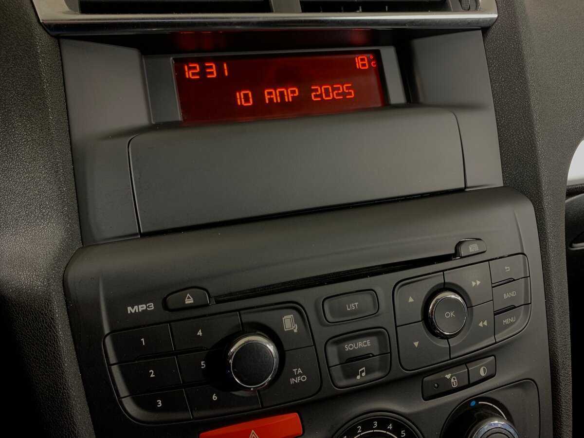 Ситроен Ц4 б/у, 2015, Автоматическая. Фото: #15