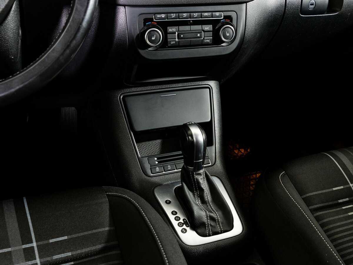 Volkswagen Tiguan б/у, 2015, Роботизированная. Фото: #9