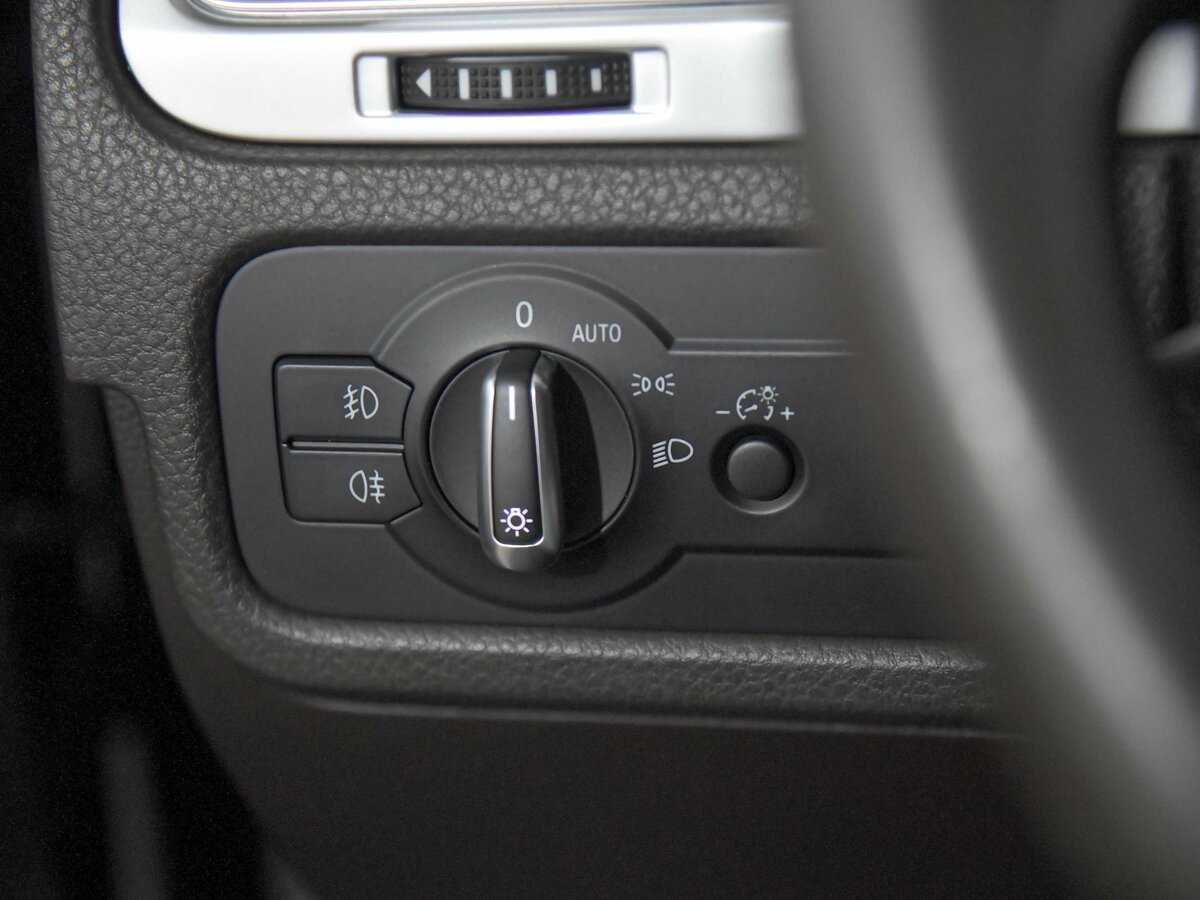 Volkswagen Touareg б/у, 2016, Автоматическая. Фото: #13