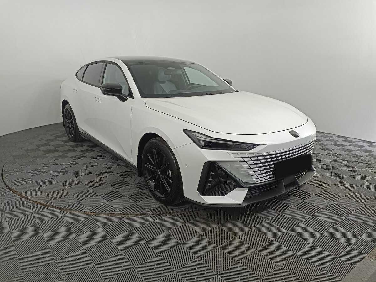 Чанган УНИ-В б/у, 2023, Роботизированная. Фото: #2