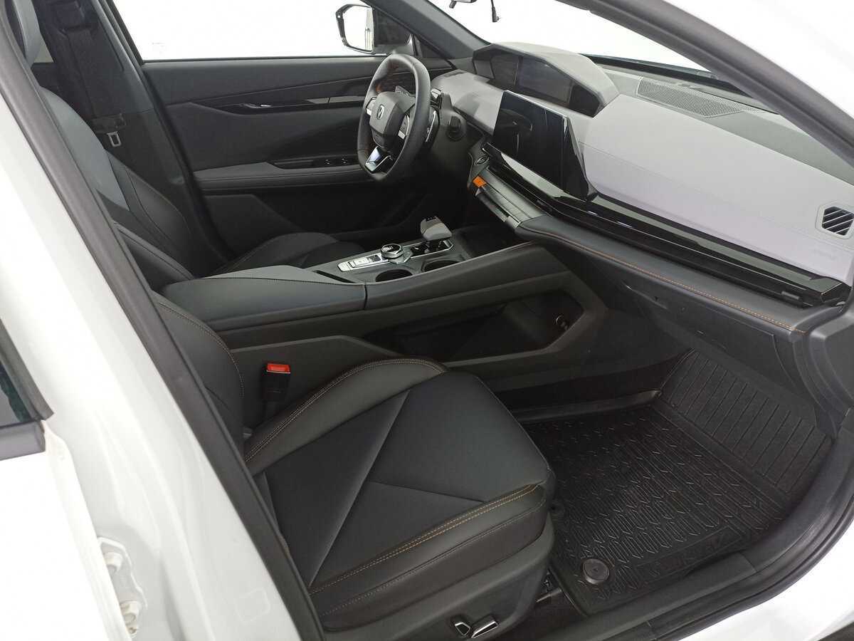 Чанган УНИ-В б/у, 2023, Роботизированная. Фото: #9