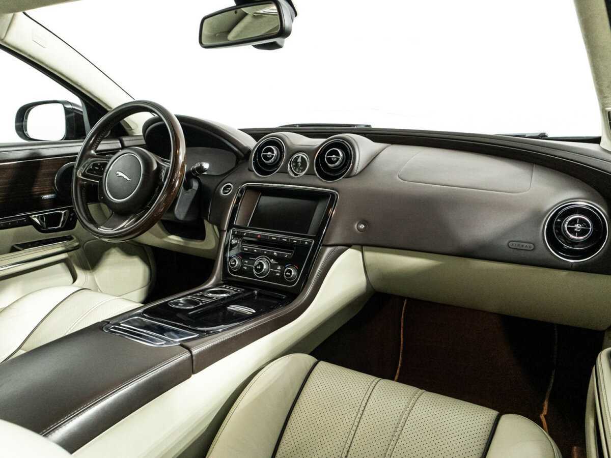 Jaguar XJ б/у, 2015, Автоматическая. Фото: #8