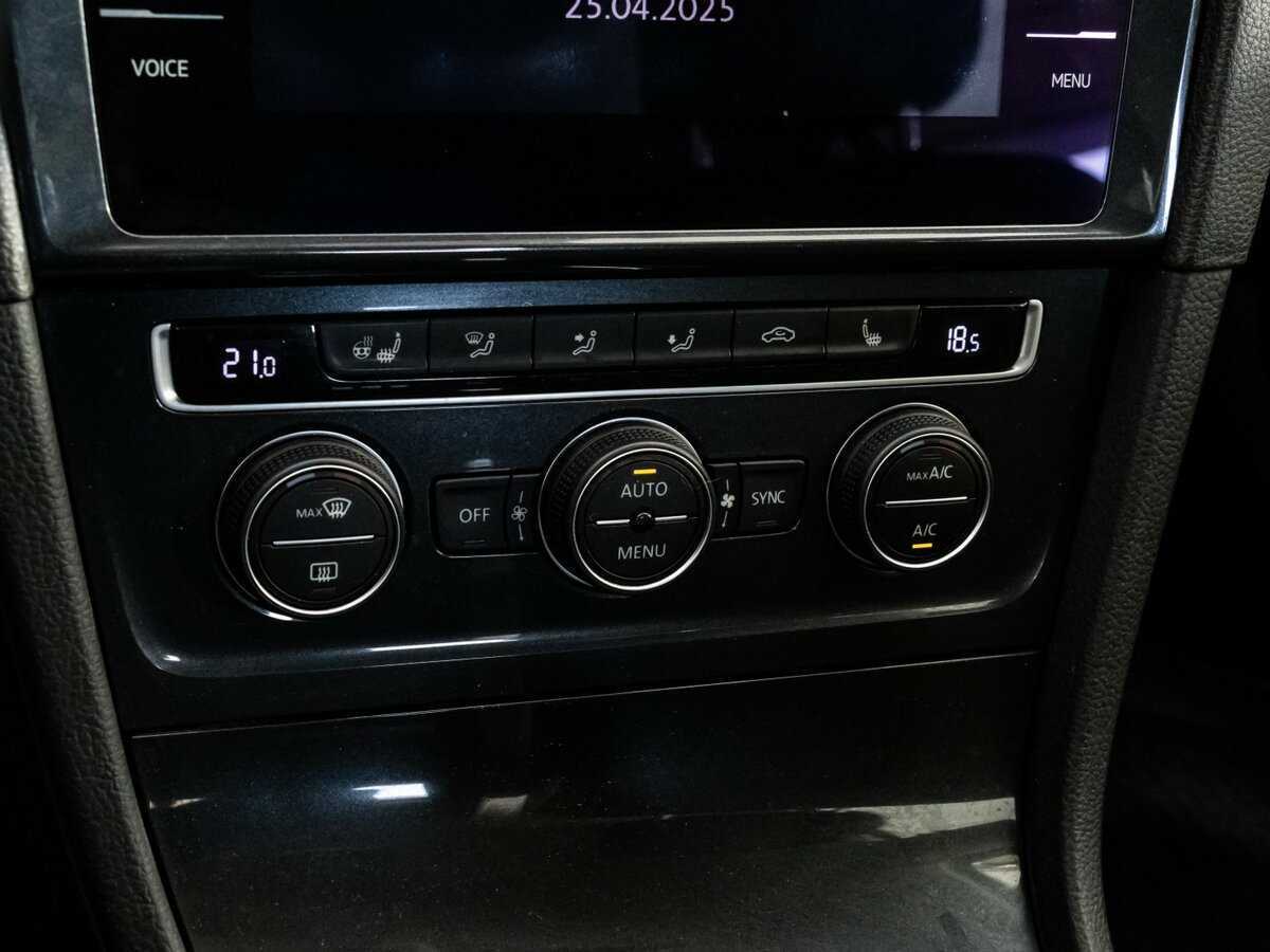 Volkswagen Golf б/у, 2018, Роботизированная. Фото: #13