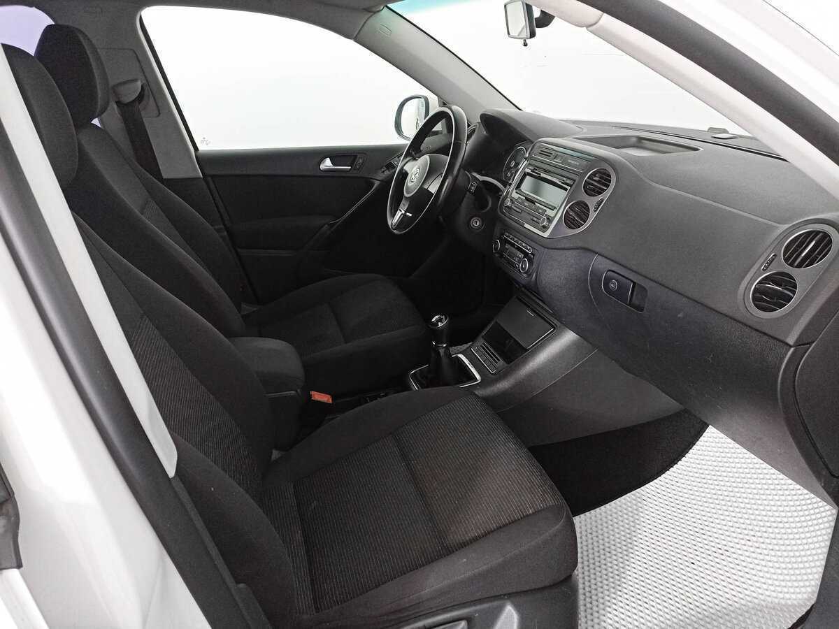Volkswagen Tiguan б/у, 2013, Механическая. Фото: #10