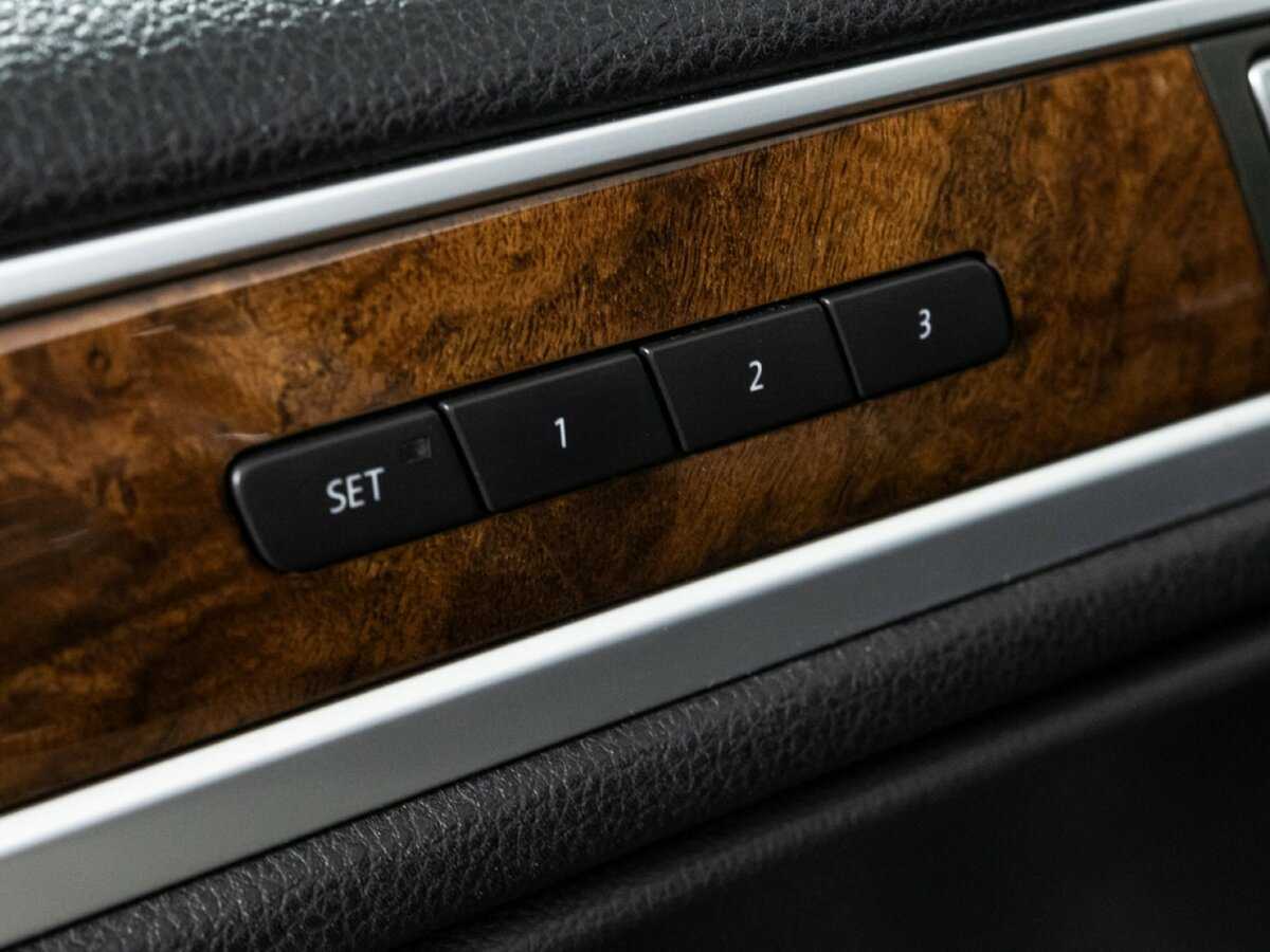 Volkswagen Touareg б/у, 2012, Автоматическая. Фото: #15