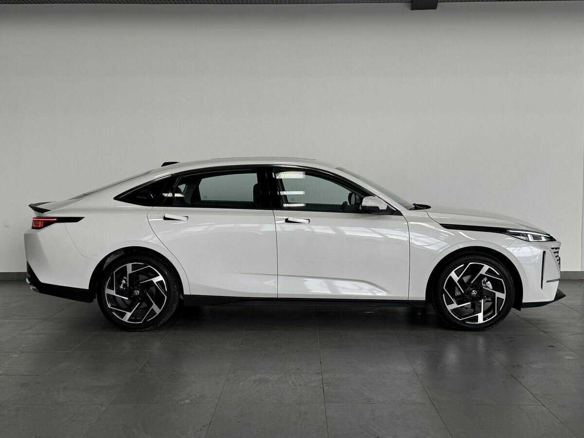 Changan Lamore б/у, 2023, Роботизированная. Фото: #2