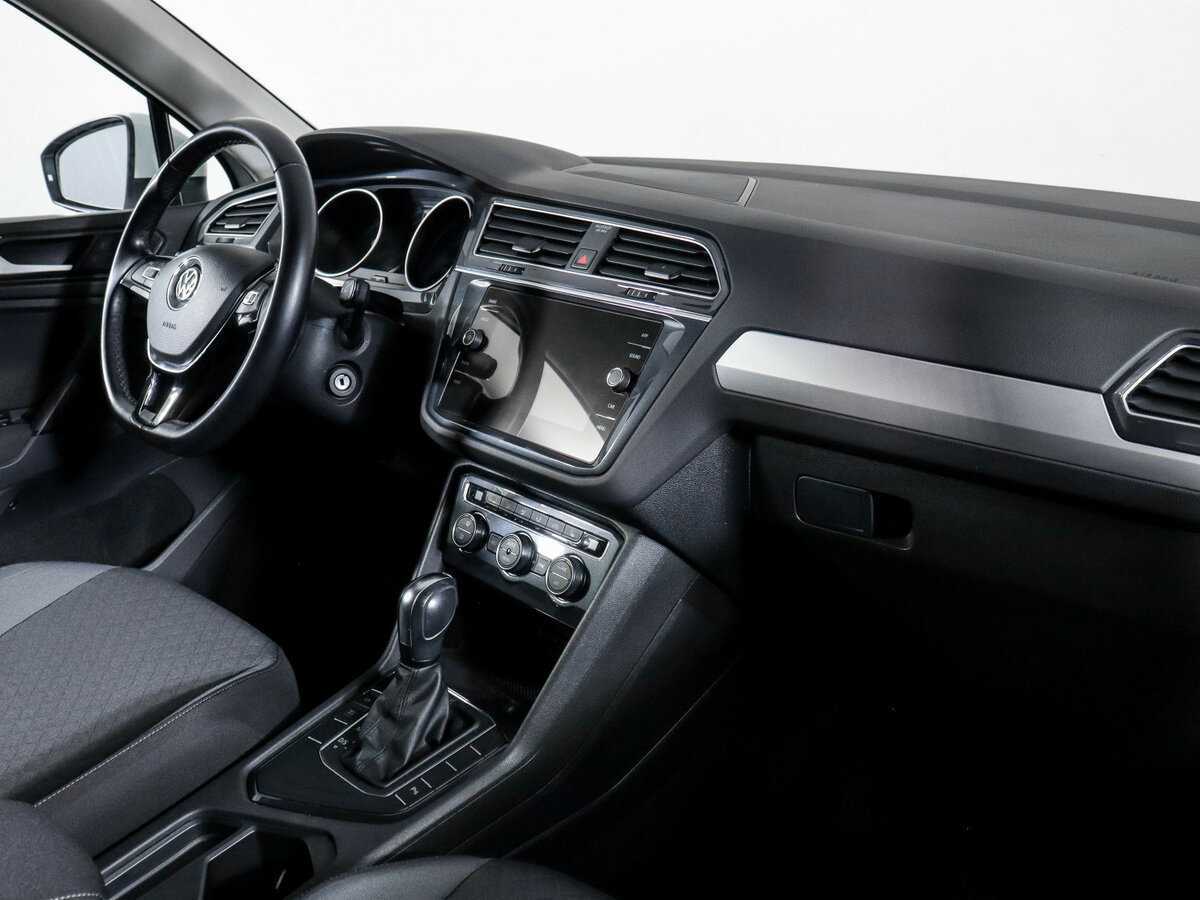 Volkswagen Tiguan б/у, 2020, Роботизированная. Фото: #5