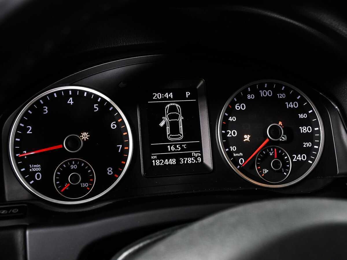 Volkswagen Tiguan б/у, 2014, Роботизированная. Фото: #9