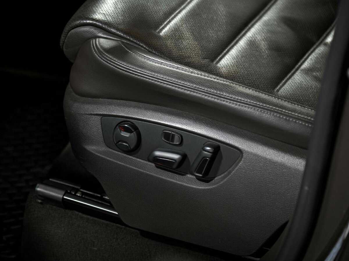 Volkswagen Touareg б/у, 2013, Автоматическая. Фото: #14