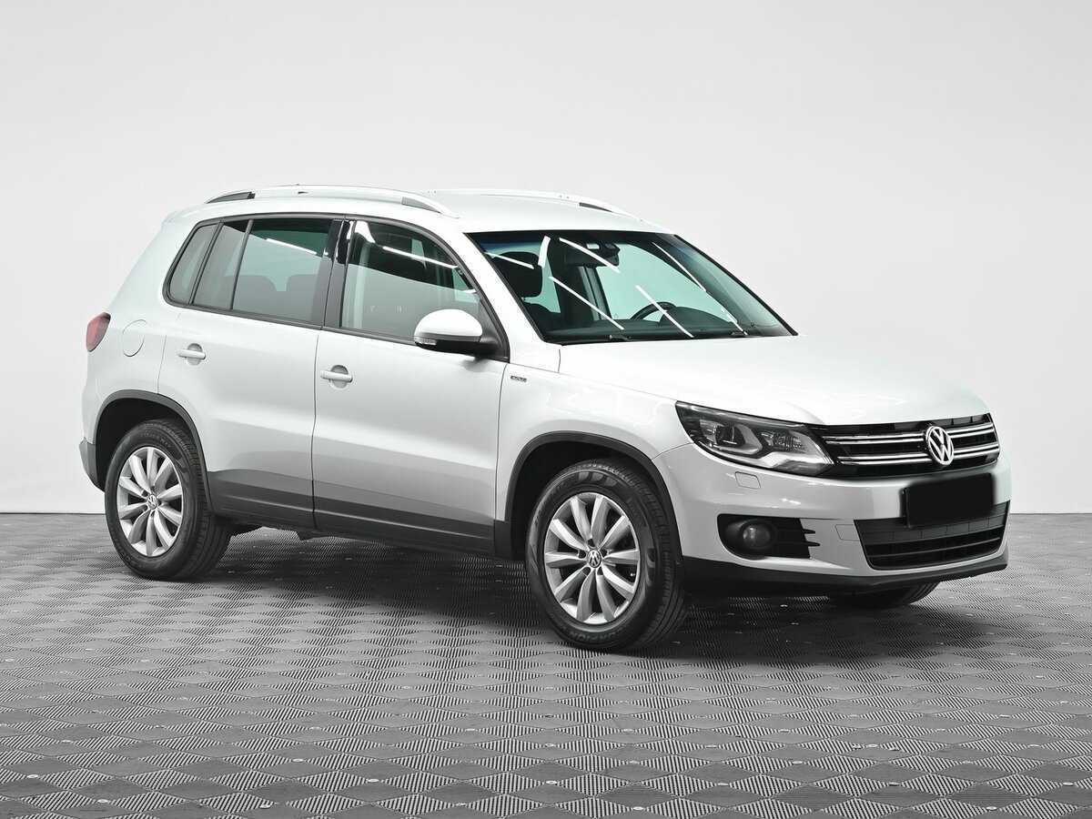 Volkswagen Tiguan б/у, 2016, Автоматическая. Фото: #1