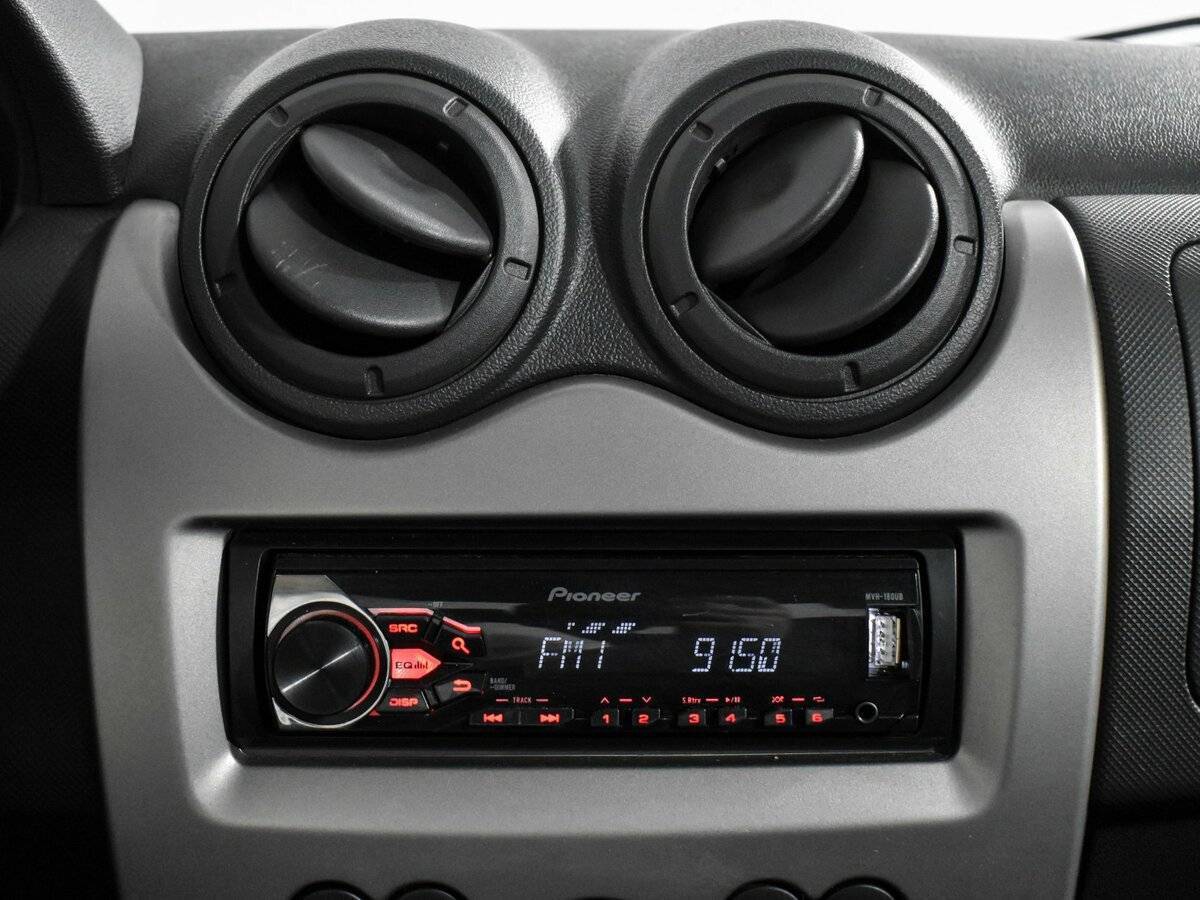 Рено Логан б/у, 2015, Автоматическая. Фото: #15