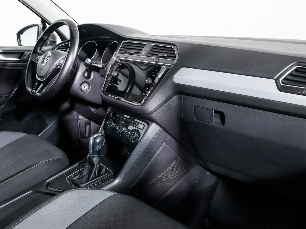 Volkswagen Tiguan б/у, 2017, Роботизированная. Фото: #5