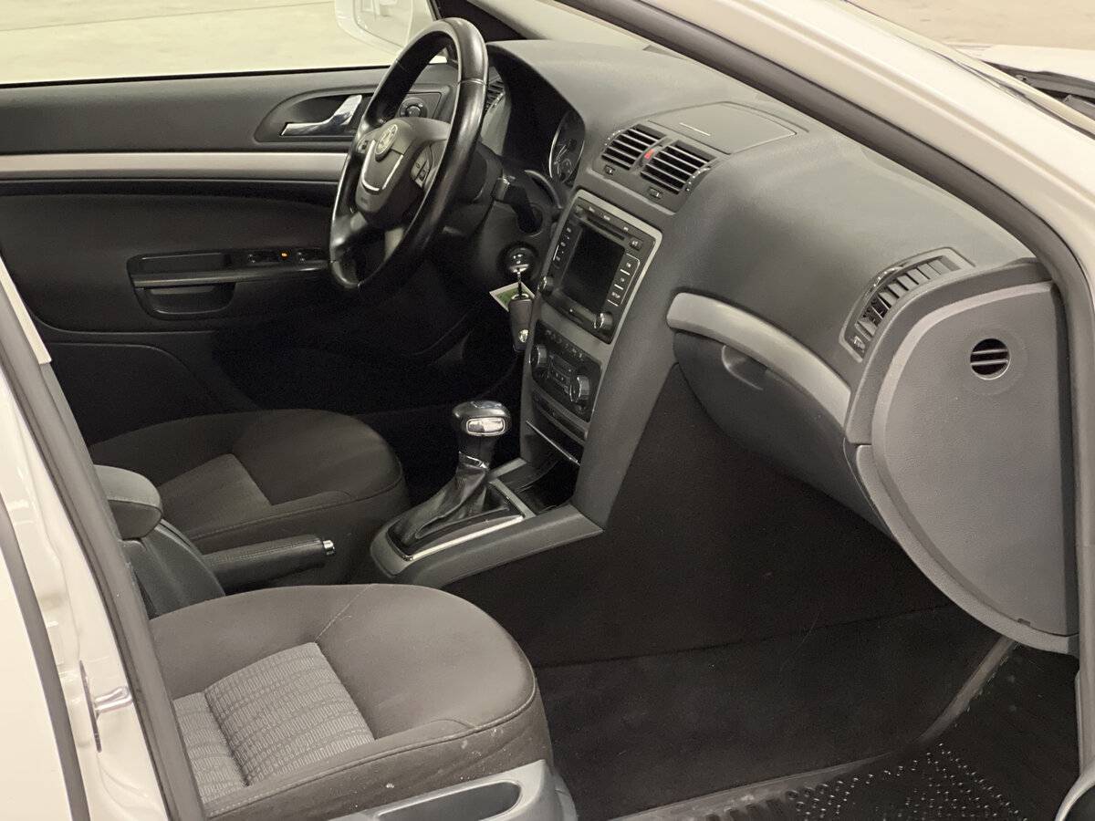 Шкода Октавия б/у, 2012, Автоматическая. Фото: #14