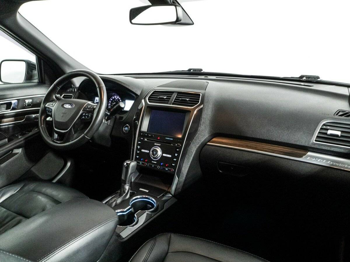 Ford Explorer б/у, 2017, Автоматическая. Фото: #6