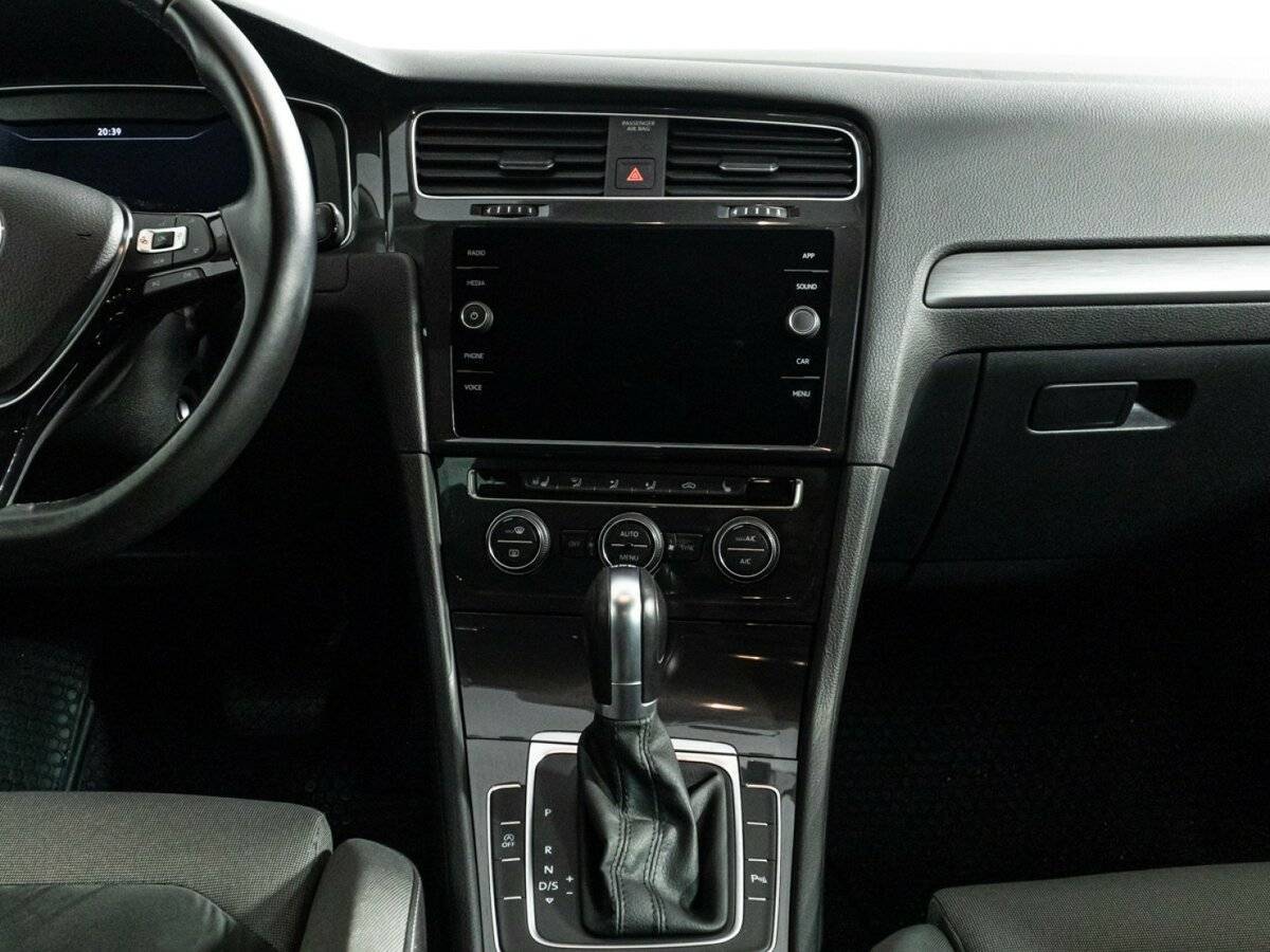 Volkswagen Golf б/у, 2018, Роботизированная. Фото: #13