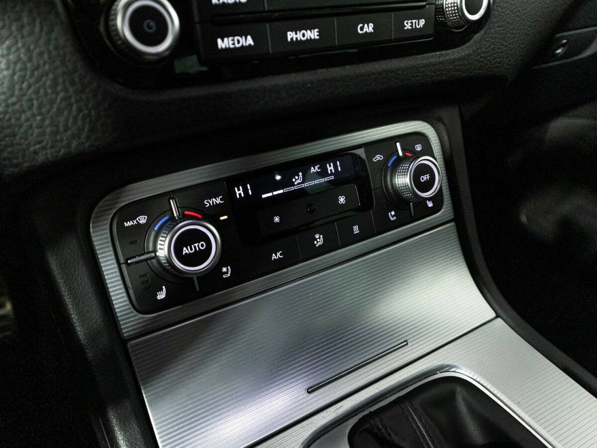 Volkswagen Touareg б/у, 2016, Автоматическая. Фото: #18