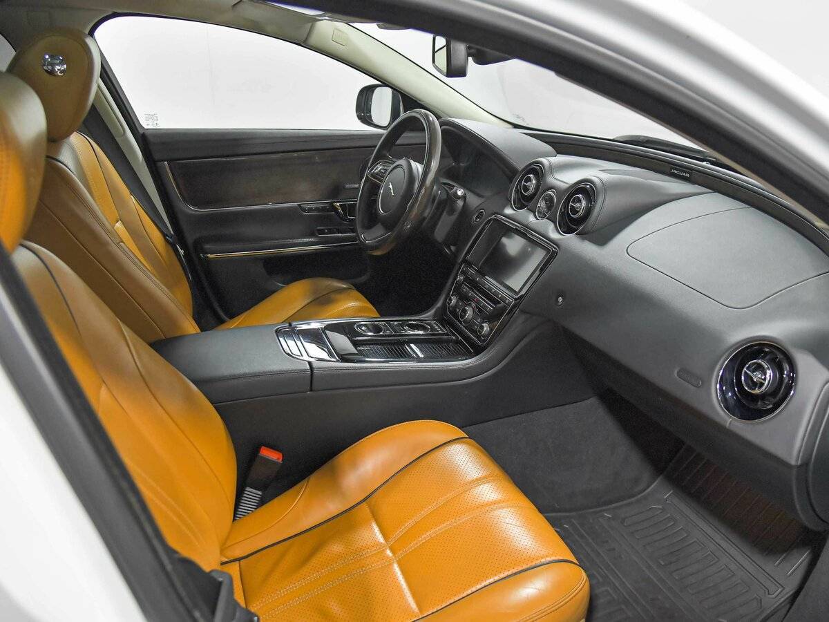 Jaguar XJ б/у, 2016, Автоматическая. Фото: #19