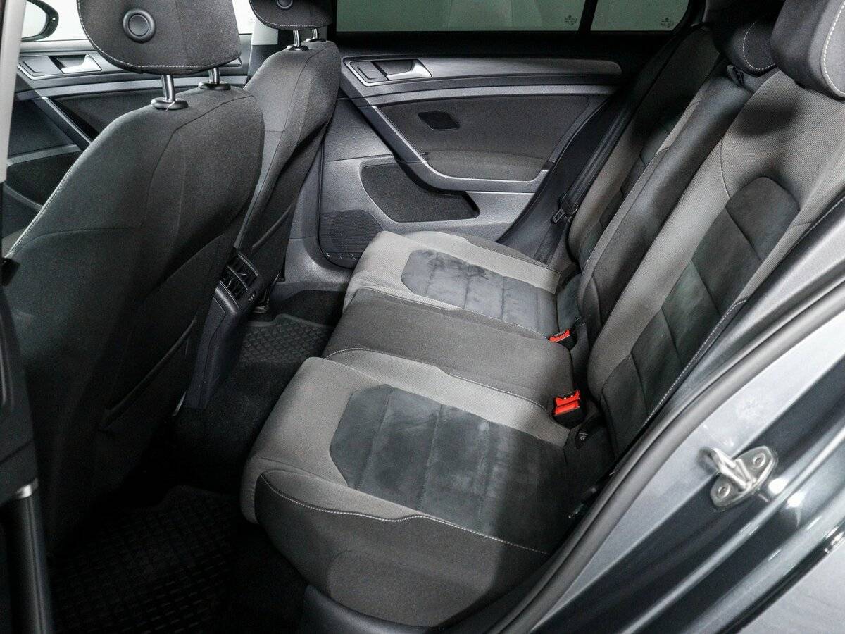 Volkswagen Golf б/у, 2018, Роботизированная. Фото: #9