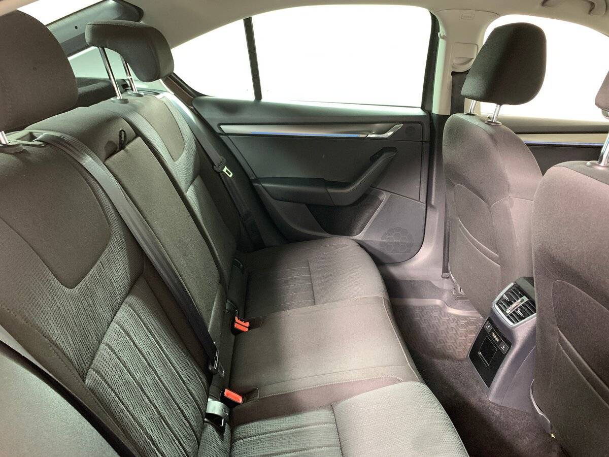 Шкода Октавия б/у, 2018, Роботизированная. Фото: #16