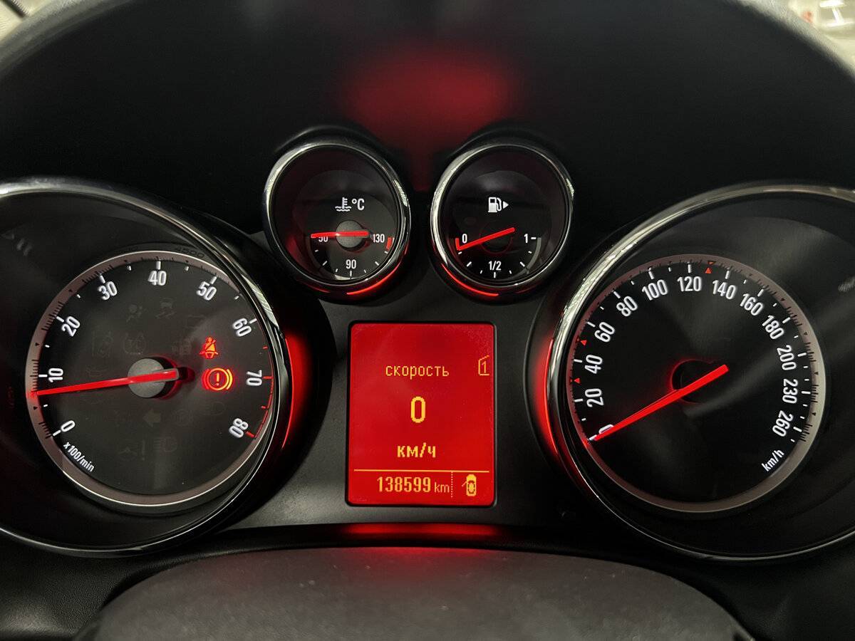 Опель Астра б/у, 2013, Механическая. Фото: #12