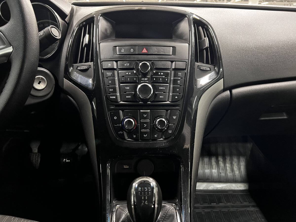 Опель Астра б/у, 2013, Механическая. Фото: #14