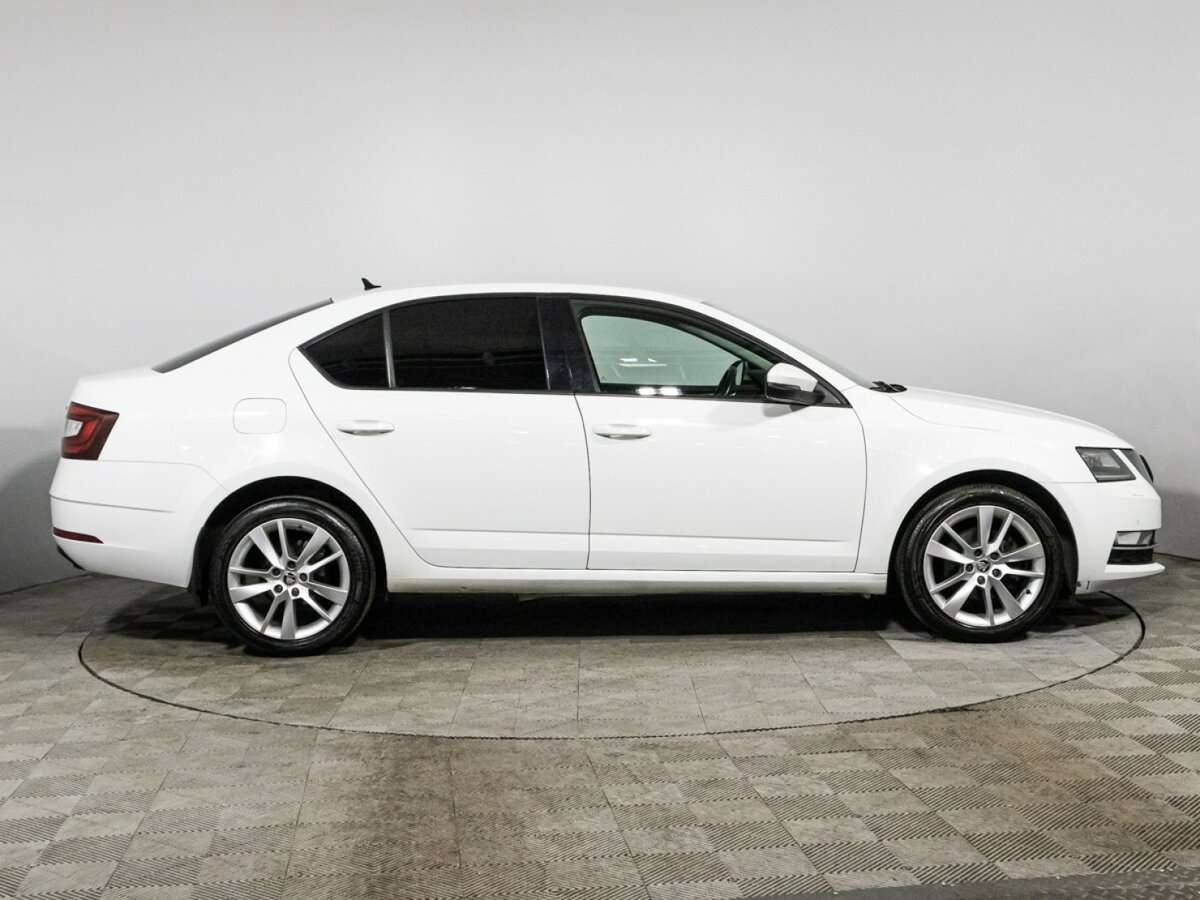 Шкода Октавия б/у, 2017, Роботизированная. Фото: #3