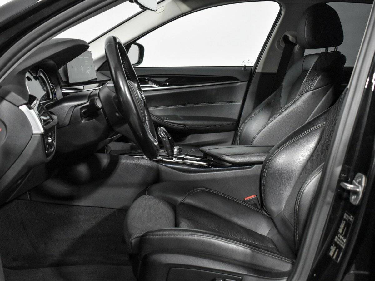 БМВ 5 серии б/у, 2017, Автоматическая. Фото: #11